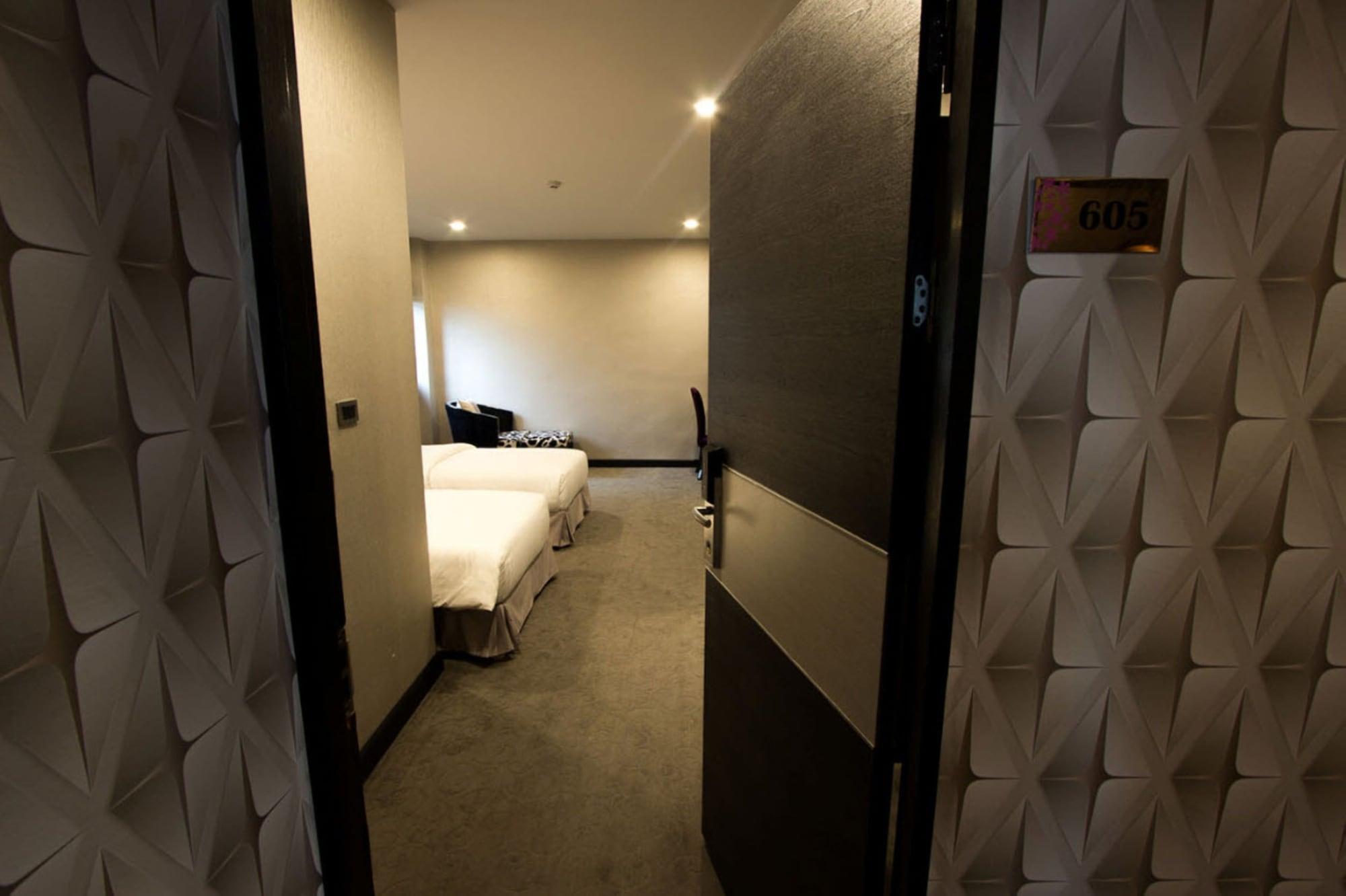 Sakura Sky Residence Банкок Екстериор снимка
