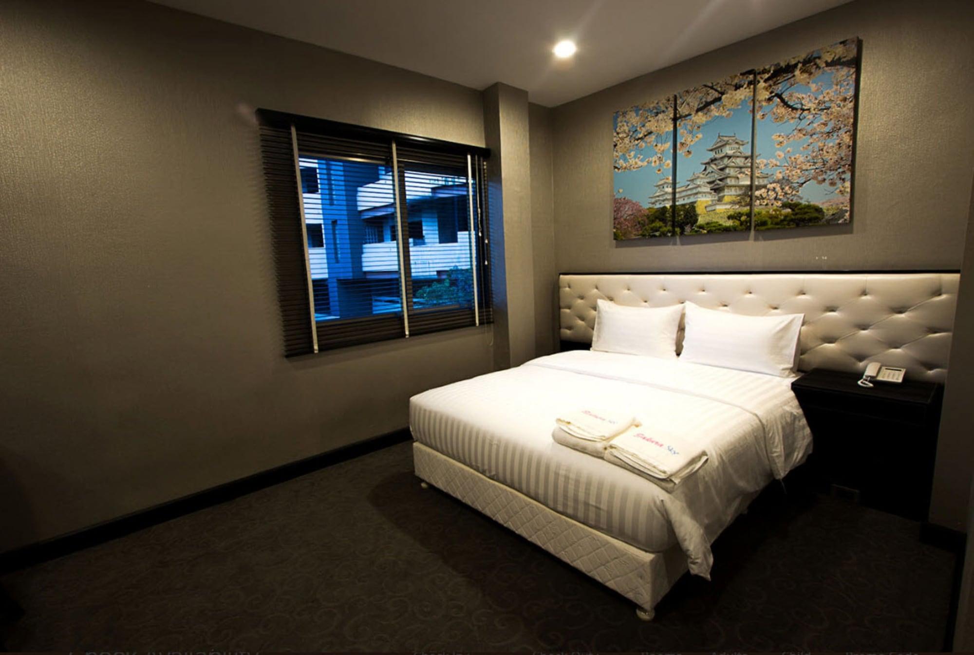 Sakura Sky Residence Банкок Екстериор снимка