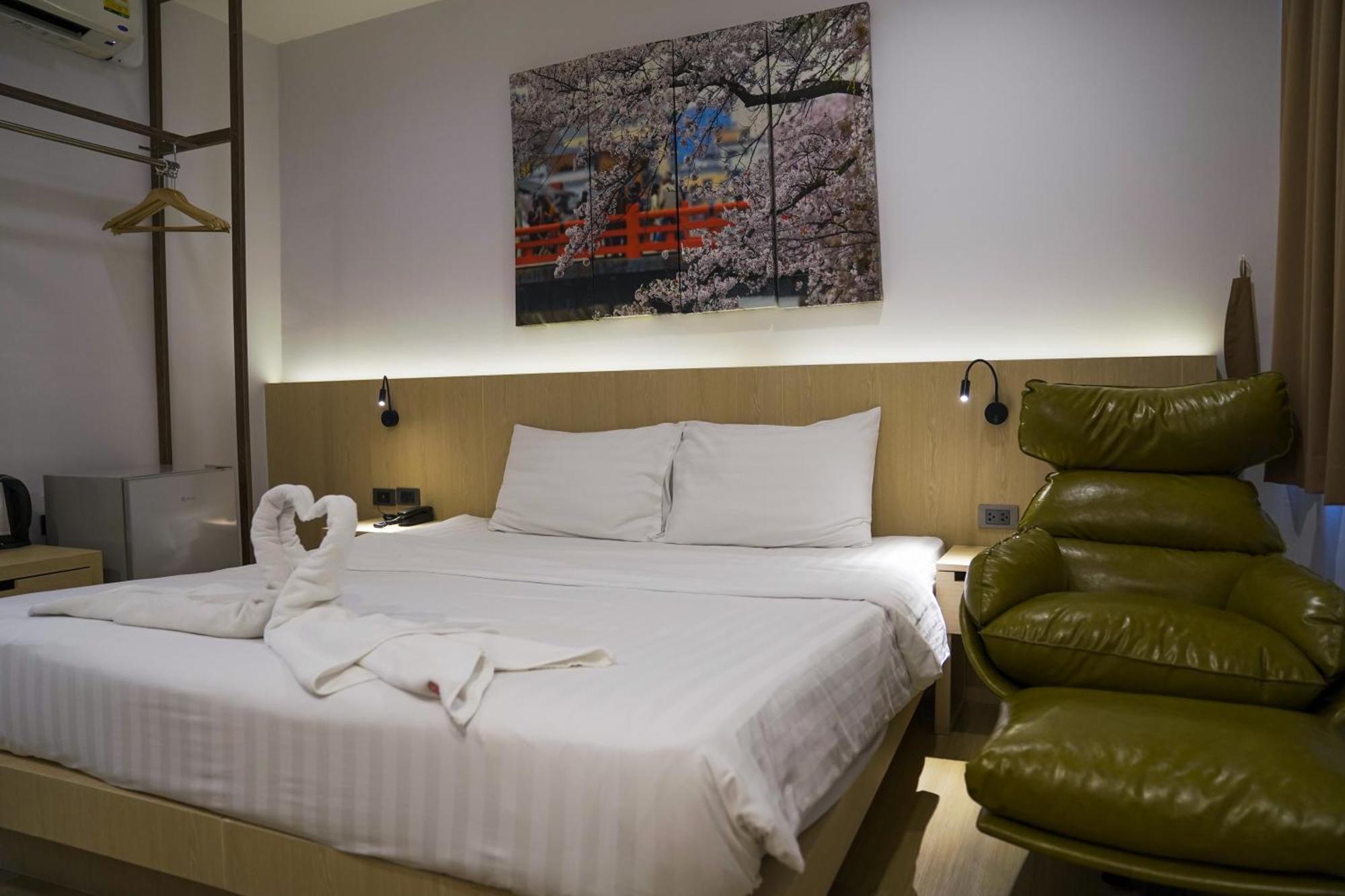 Sakura Sky Residence Банкок Екстериор снимка