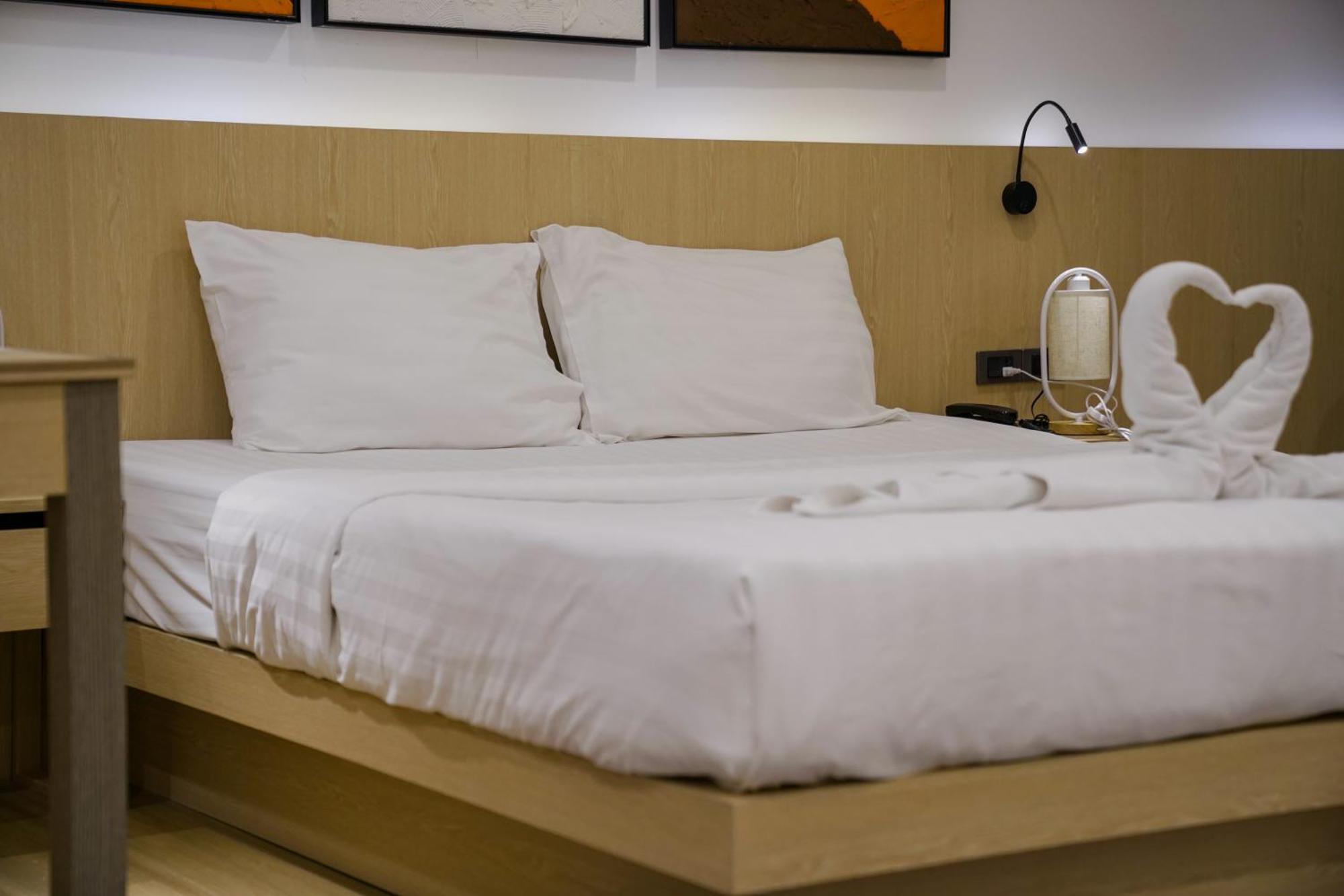 Sakura Sky Residence Банкок Екстериор снимка